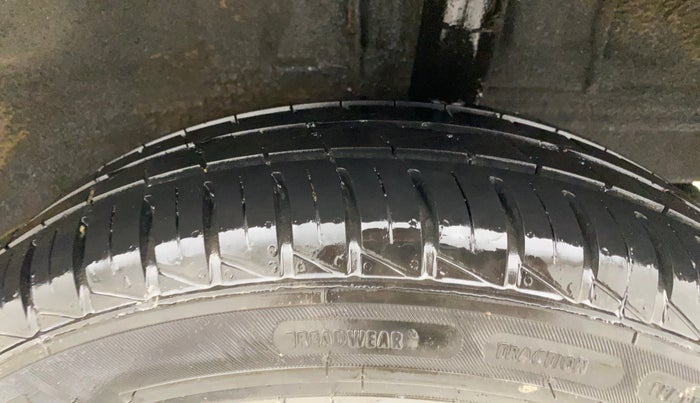 2024 Renault Kwid RXT 1.0, Petrol, Manual, 8,653 km, Left Rear Tyre Tread