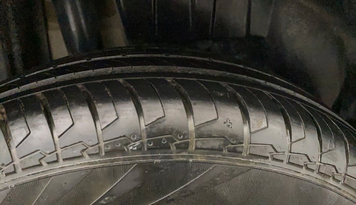 2022 Maruti Dzire VXI, Petrol, Manual, 36,064 km, Right Rear Tyre Tread