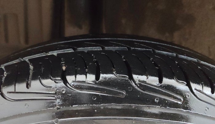 2013 Maruti Swift Dzire VXI, Petrol, Manual, 66,865 km, Right Rear Tyre Tread