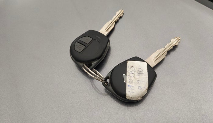 2013 Maruti Swift Dzire VXI, Petrol, Manual, 66,865 km, Key Close Up