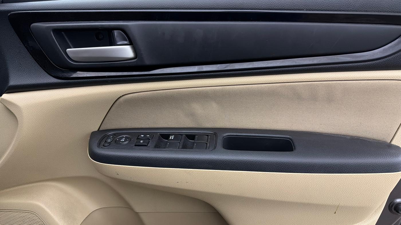 2019 Honda Amaze 1.2L I-VTEC V, Petrol, Manual, 48,713 km, Driver Side Door Panels Control