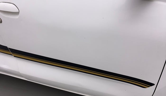 2017 Datsun Redi Go GOLD LIMITED EDITION, Petrol, Manual, 96,382 km, Driver-side door - Slightly dented