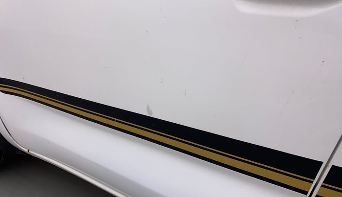 2017 Datsun Redi Go GOLD LIMITED EDITION, Petrol, Manual, 96,382 km, Front passenger door - Paint has faded
