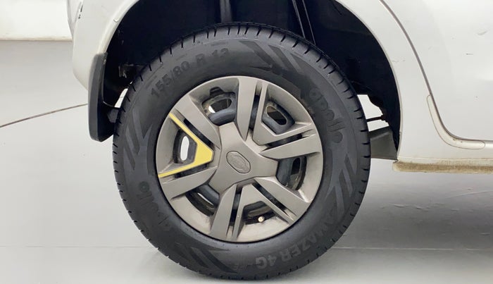 2017 Datsun Redi Go GOLD LIMITED EDITION, Petrol, Manual, 96,382 km, Right Rear Wheel