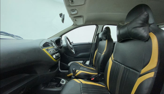 2017 Datsun Redi Go GOLD LIMITED EDITION, Petrol, Manual, 96,382 km, Right Side Front Door Cabin
