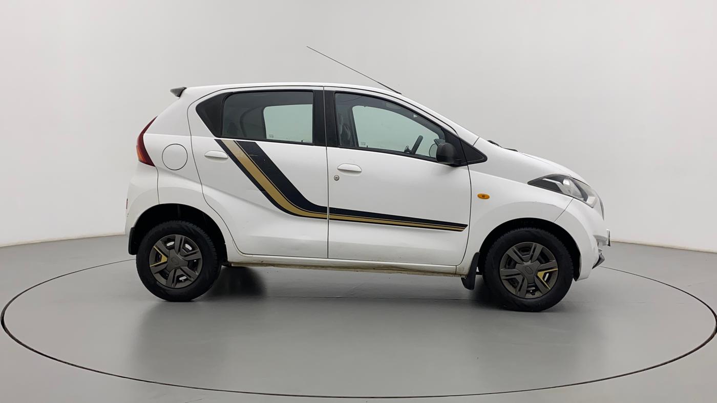 2017 Datsun Redi Go GOLD LIMITED EDITION, Petrol, Manual, 96,382 km, Right Side View