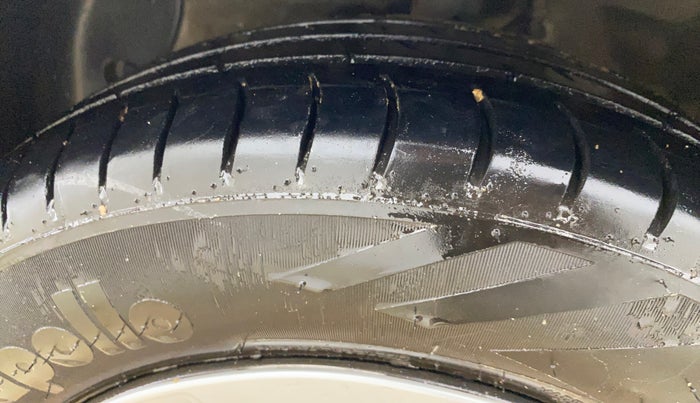 2019 Hyundai Xcent S 1.2, CNG, Manual, 90,638 km, Left Front Tyre Tread