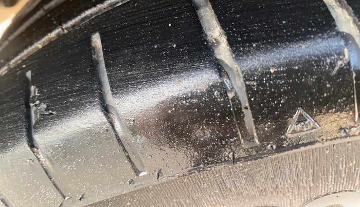 2018 Maruti Swift ZXI AMT, Petrol, Automatic, 98,789 km, Right Rear Tyre Tread