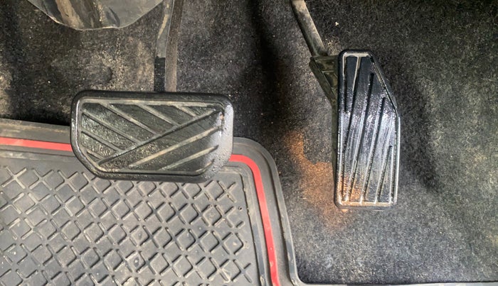 2018 Maruti Swift ZXI AMT, Petrol, Automatic, 98,789 km, Pedals