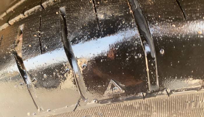 2018 Maruti Swift ZXI AMT, Petrol, Automatic, 98,789 km, Left Front Tyre Tread