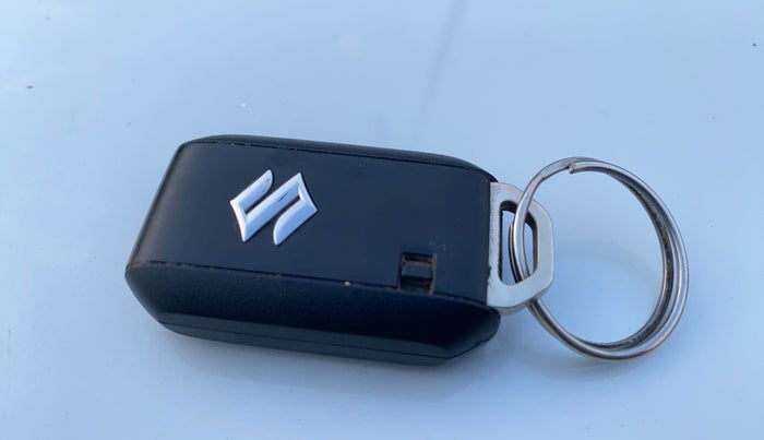 2018 Maruti Swift ZXI AMT, Petrol, Automatic, 98,789 km, Key Close Up