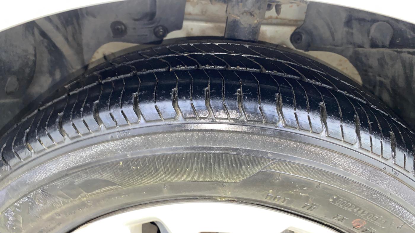 2015 Ford New Figo TREND 1.2 PETROL, Petrol, Manual, 86,765 km, Left Front Tyre Tread