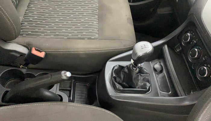 2015 Ford New Figo TREND 1.2 PETROL, Petrol, Manual, 86,735 km, Gear Lever