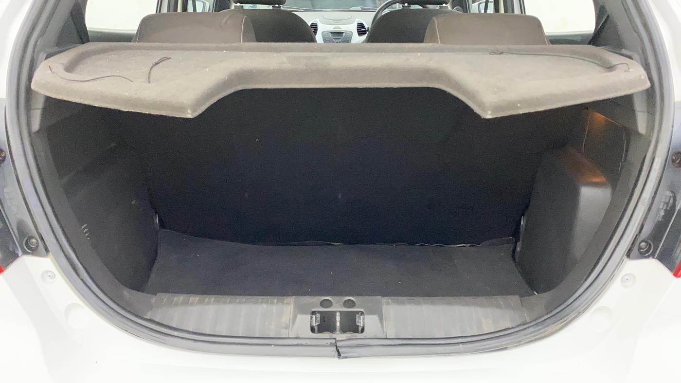 2015 Ford New Figo TREND 1.2 PETROL, Petrol, Manual, 86,765 km, Boot Inside