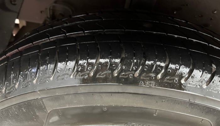 2015 Hyundai Grand i10 SPORTZ 1.2 KAPPA VTVT, Petrol, Manual, 73,042 km, Right Rear Tyre Tread