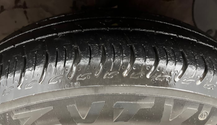 2015 Hyundai Grand i10 SPORTZ 1.2 KAPPA VTVT, Petrol, Manual, 73,042 km, Right Front Tyre Tread