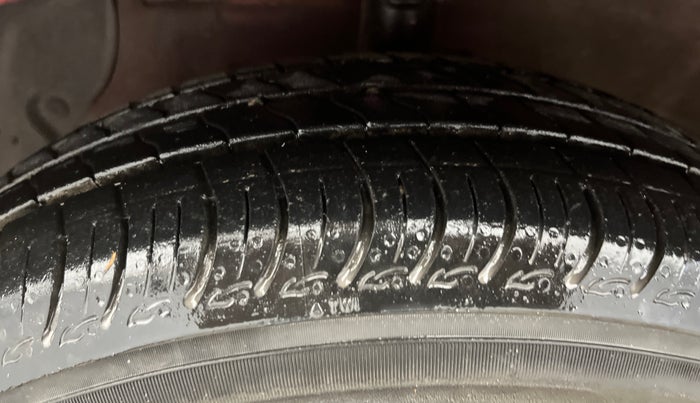 2015 Hyundai Grand i10 SPORTZ 1.2 KAPPA VTVT, Petrol, Manual, 73,042 km, Left Front Tyre Tread