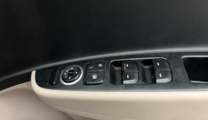 2015 Hyundai Grand i10 SPORTZ 1.2 KAPPA VTVT, Petrol, Manual, 73,042 km, Driver Side Door Panels Control