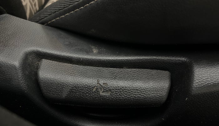 2015 Hyundai Grand i10 SPORTZ 1.2 KAPPA VTVT, Petrol, Manual, 73,042 km, Driver Side Adjustment Panel