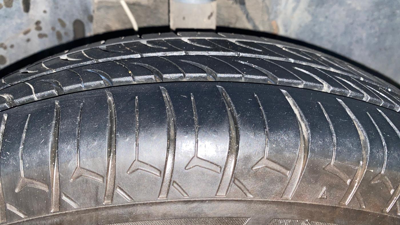2022 Tata ALTROZ XE PLUS PETROL, Petrol, Manual, 87,701 km, Right Front Tyre Tread