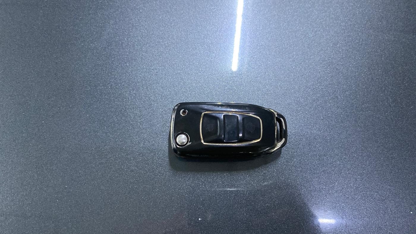 2022 Tata ALTROZ XE PLUS PETROL, Petrol, Manual, 87,701 km, Key Close Up