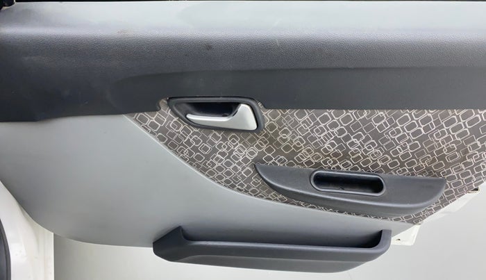 2018 Maruti Alto 800 LXI, Petrol, Manual, 41,718 km, Driver Side Door Panels Control