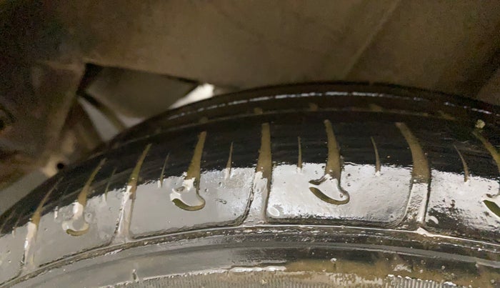 2014 Hyundai Xcent S 1.2, Petrol, Manual, 1,07,958 km, Left Rear Tyre Tread