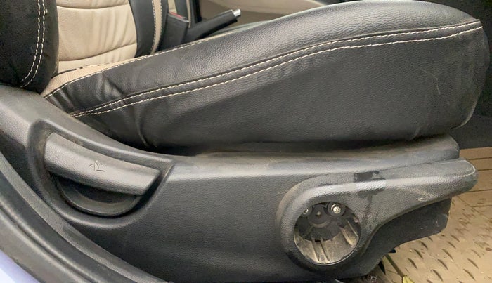 2014 Hyundai Xcent S 1.2, Petrol, Manual, 1,07,958 km, Driver Side Adjustment Panel