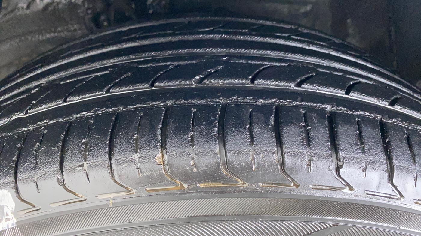 2013 Toyota Camry 2.5L AT, Petrol, Automatic, 96,362 km, Left Front Tyre Tread