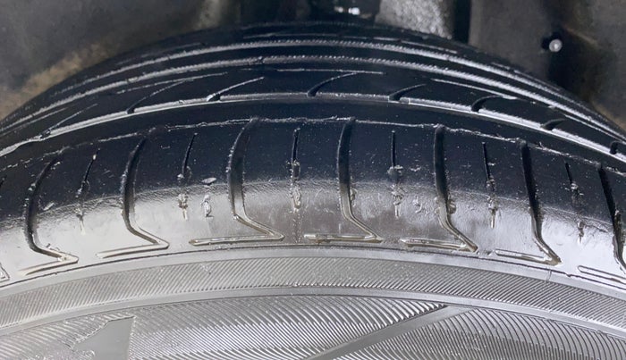2013 Toyota Camry 2.5L AT, Petrol, Automatic, 96,362 km, Left Rear Tyre Tread
