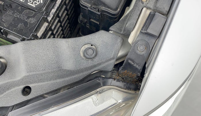 2013 Toyota Camry 2.5L AT, Petrol, Automatic, 96,362 km, Left headlight - Clamp has minor damage