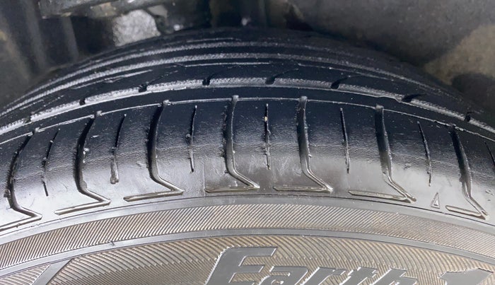 2013 Toyota Camry 2.5L AT, Petrol, Automatic, 96,362 km, Right Rear Tyre Tread