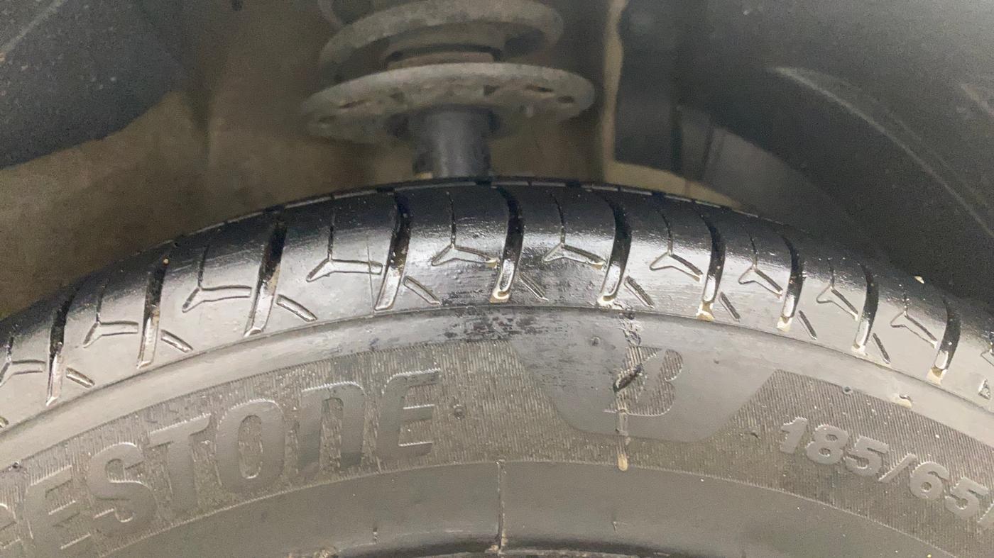 2023 Maruti Ertiga   VXI (O) CNG, CNG, Manual, 69,870 km, Right Front Tyre Tread