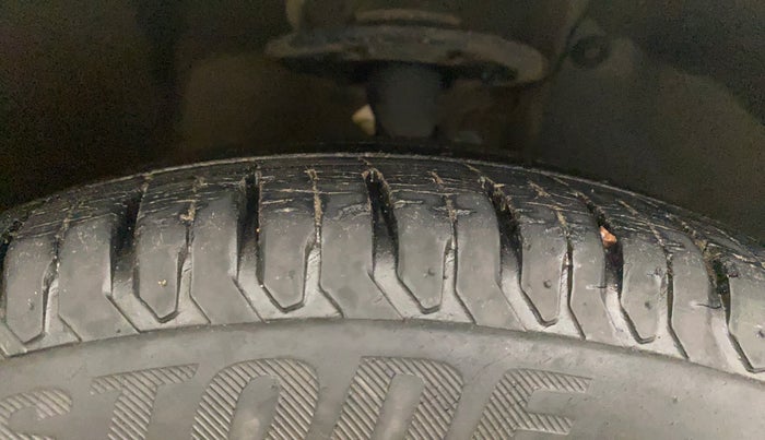 2018 Maruti Dzire ZXI, Petrol, Manual, 30,589 km, Right Front Tyre Tread