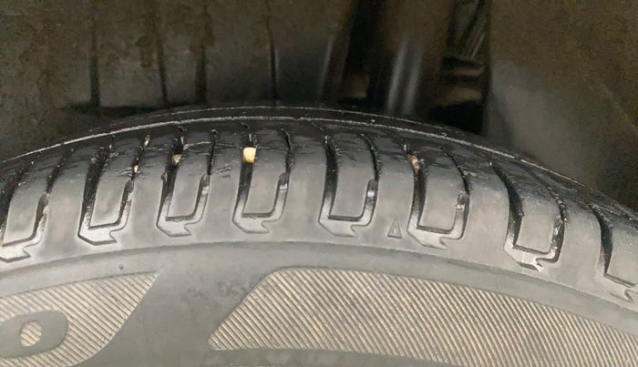 2018 Maruti Dzire ZXI, Petrol, Manual, 30,589 km, Left Rear Tyre Tread