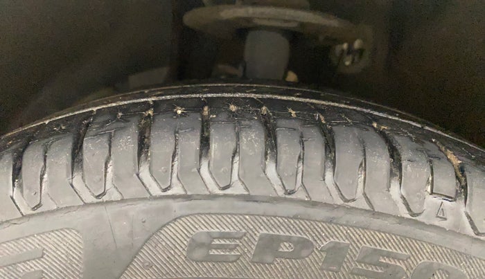 2018 Maruti Dzire ZXI, Petrol, Manual, 30,589 km, Left Front Tyre Tread