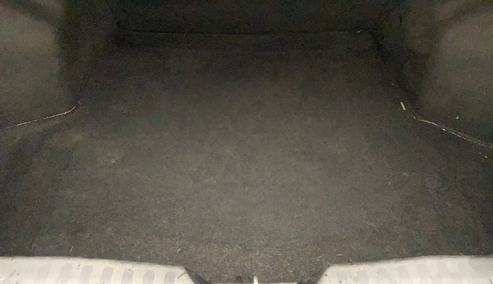 2019 Maruti Ciaz ALPHA  AT 1.5 SHVS PETROL, Petrol, Automatic, 70,245 km, Boot Inside