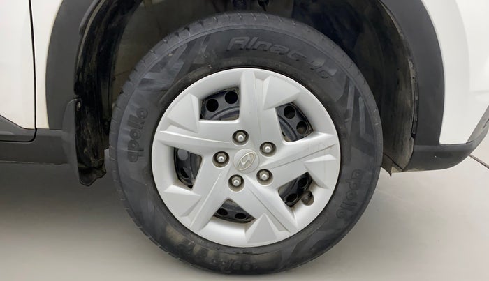 2019 Hyundai VENUE S 1.2, Petrol, Manual, 40,580 km, Right Front Wheel