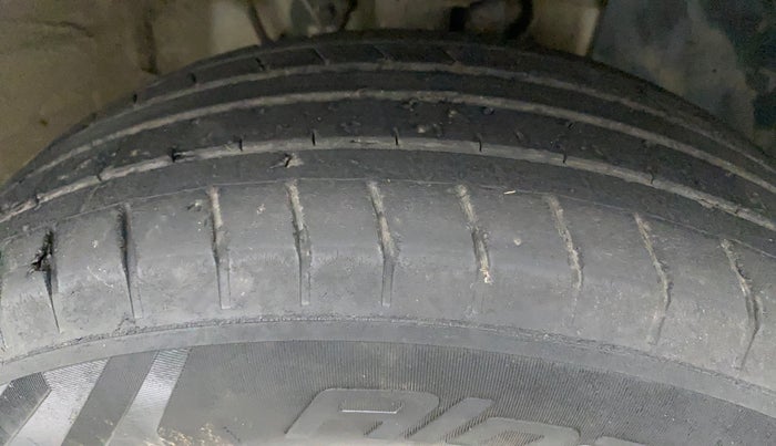 2019 Hyundai VENUE S 1.2, Petrol, Manual, 40,580 km, Right Front Tyre Tread