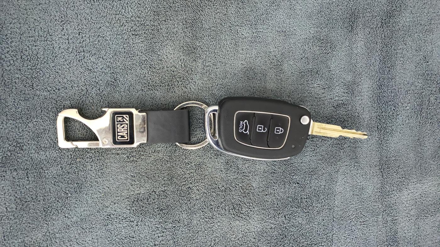 2019 Hyundai VENUE S 1.2, Petrol, Manual, 40,580 km, Key Close Up