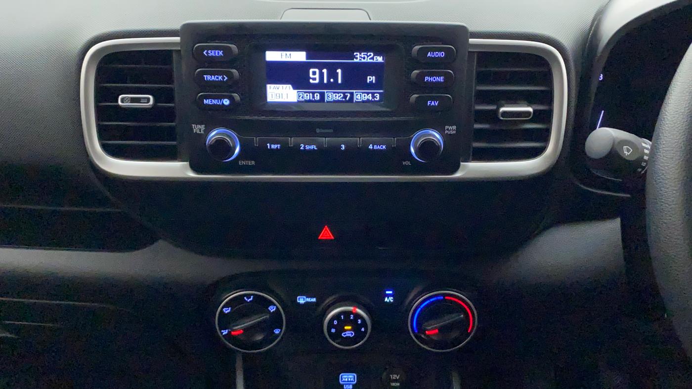 2019 Hyundai VENUE S 1.2, Petrol, Manual, 40,580 km, Air Conditioner