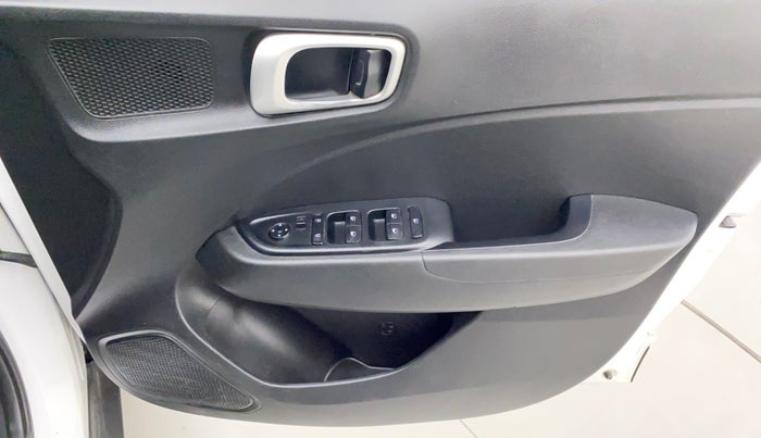 2019 Hyundai VENUE S 1.2, Petrol, Manual, 40,580 km, Driver Side Door Panels Control