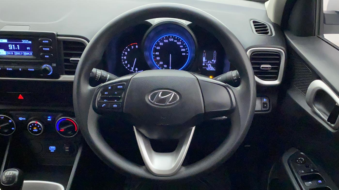 2019 Hyundai VENUE S 1.2, Petrol, Manual, 40,580 km, Steering Wheel Close Up