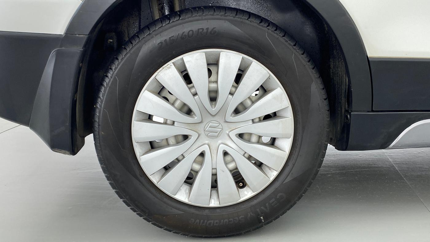 2016 Maruti S Cross SIGMA 1.3, Diesel, Manual, 82,576 km, Right Rear Wheel