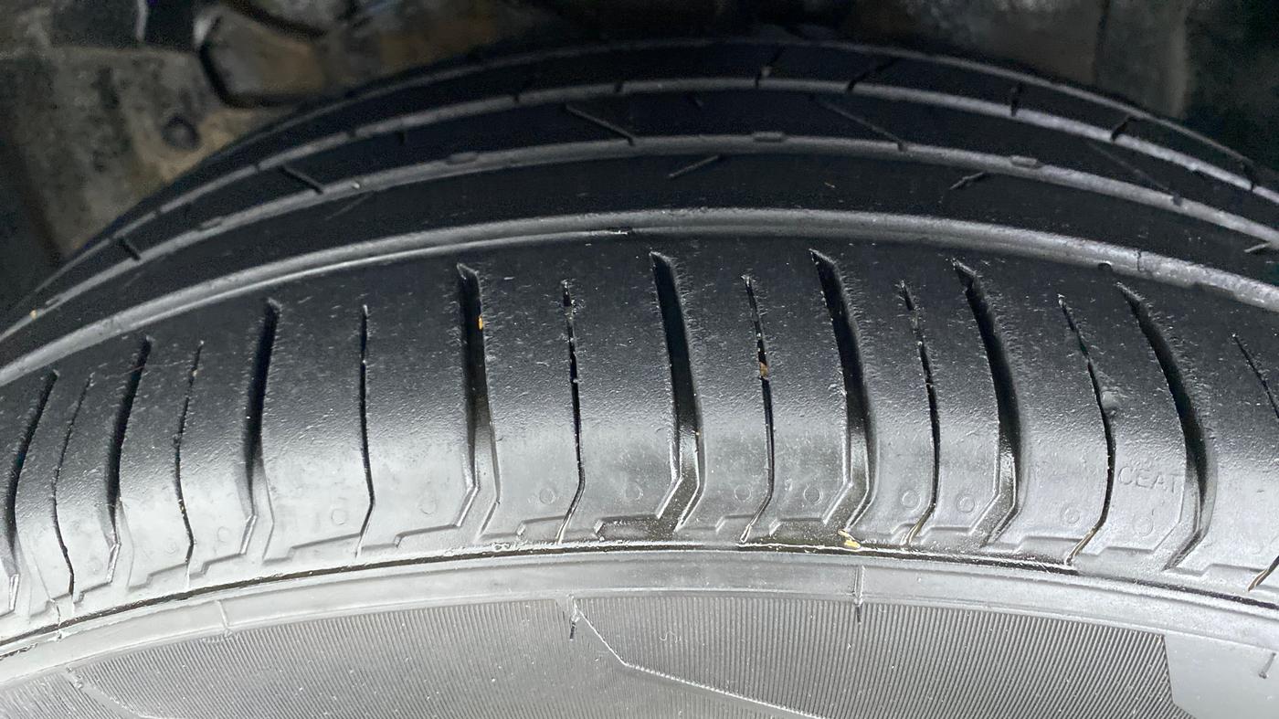 2016 Maruti S Cross SIGMA 1.3, Diesel, Manual, 82,576 km, Left Front Tyre Tread
