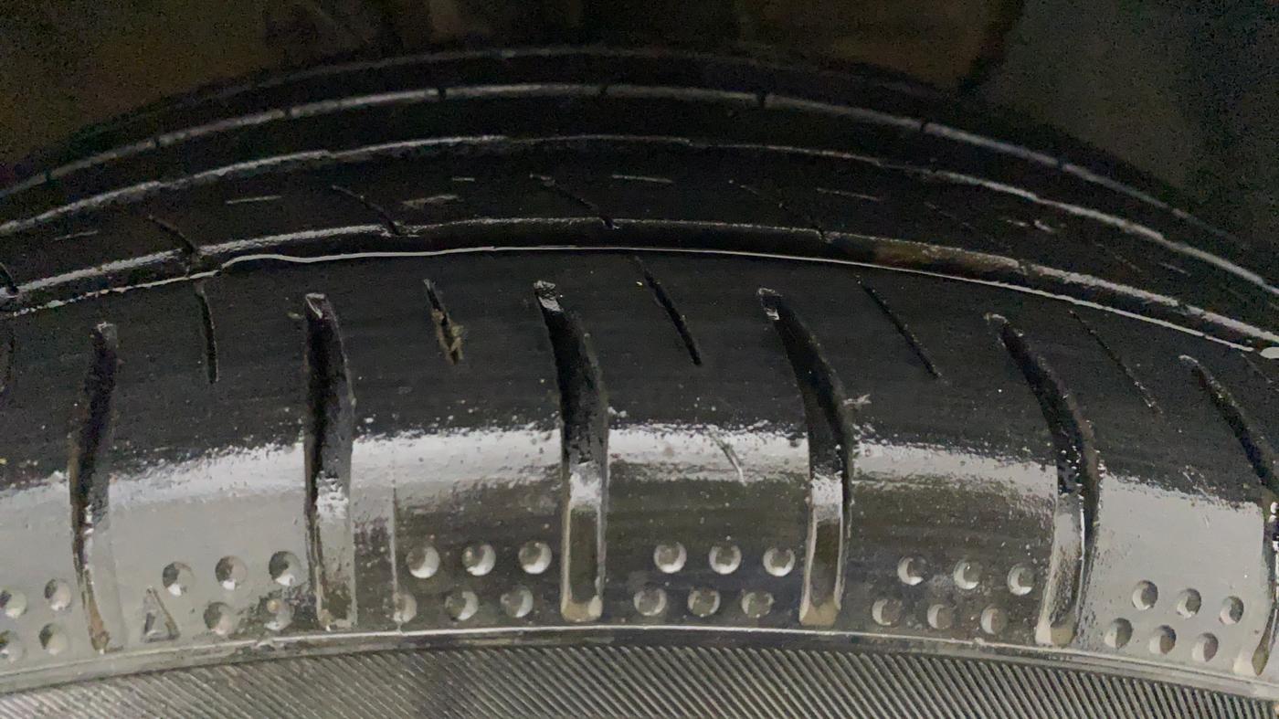 2019 Hyundai Elite i20 SPORTZ PLUS 1.2, Petrol, Manual, 47,575 km, Right Front Tyre Tread