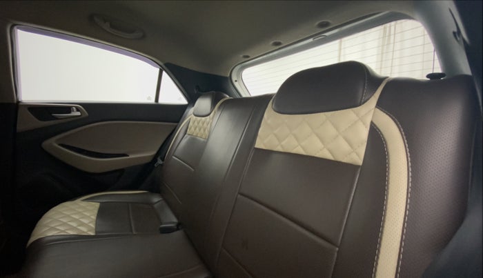 2019 Hyundai Elite i20 SPORTZ PLUS 1.2, Petrol, Manual, 47,575 km, Right Side Rear Door Cabin