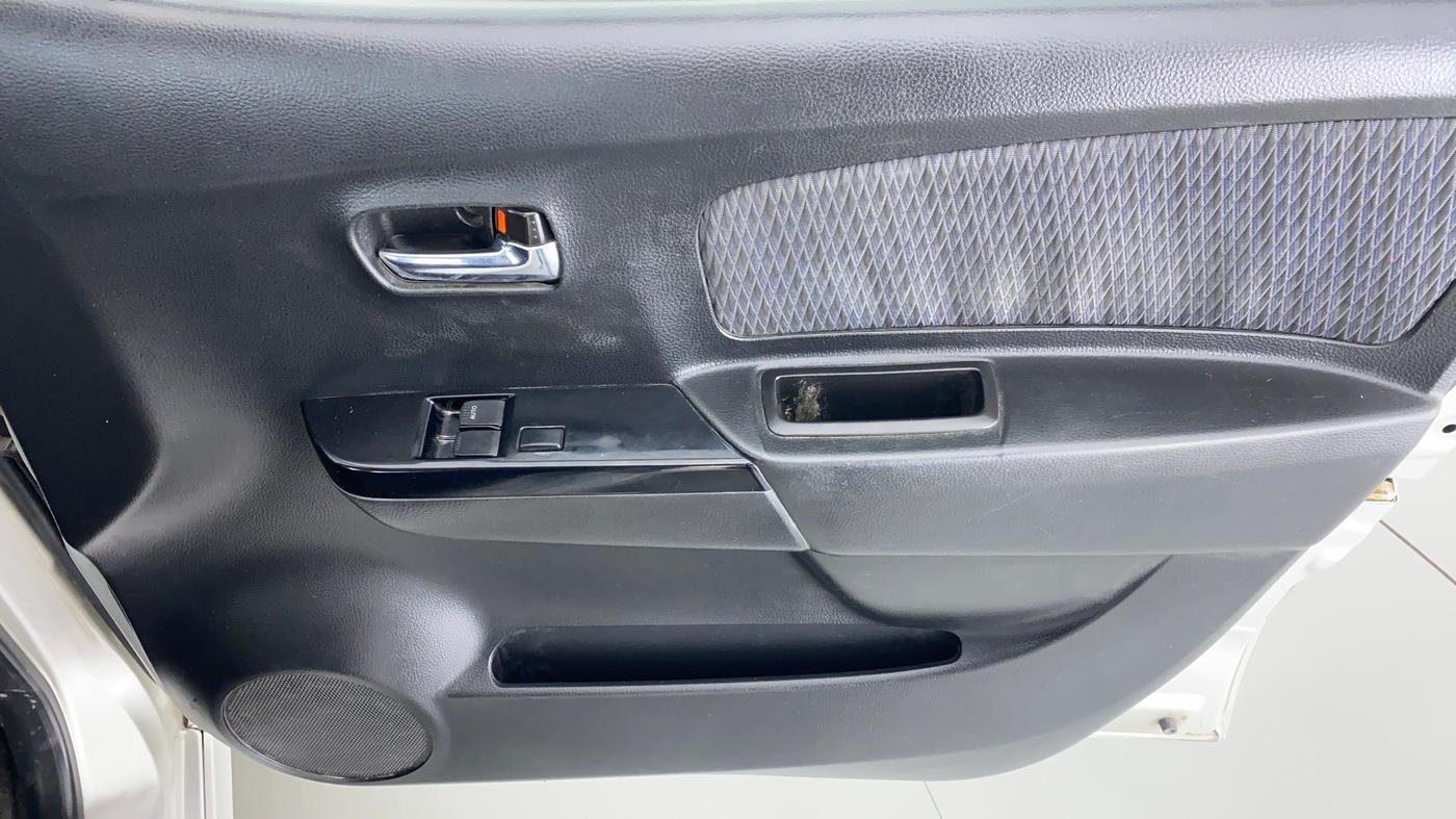 2013 Maruti Wagon R Stingray LXI, Petrol, Manual, 59,573 km, Driver Side Door Panels Control