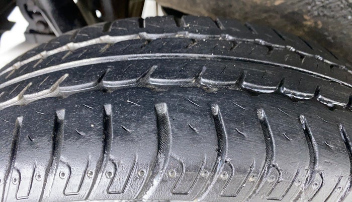 2013 Maruti Wagon R Stingray LXI, Petrol, Manual, 59,573 km, Right Rear Tyre Tread