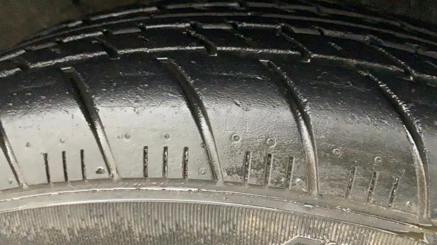 2019 Maruti New Wagon-R LXI CNG (O) 1.0, CNG, Manual, 17,531 km, Right Front Tyre Tread